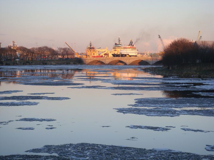 River Ice 301108-015.jpg